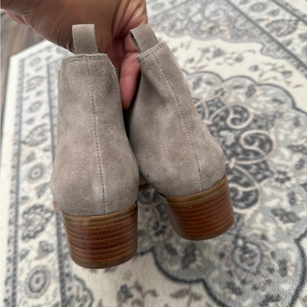 Marc Fisher Yale Chelsea Boot Cloud Suede 7.5 - Picture 5 of 8